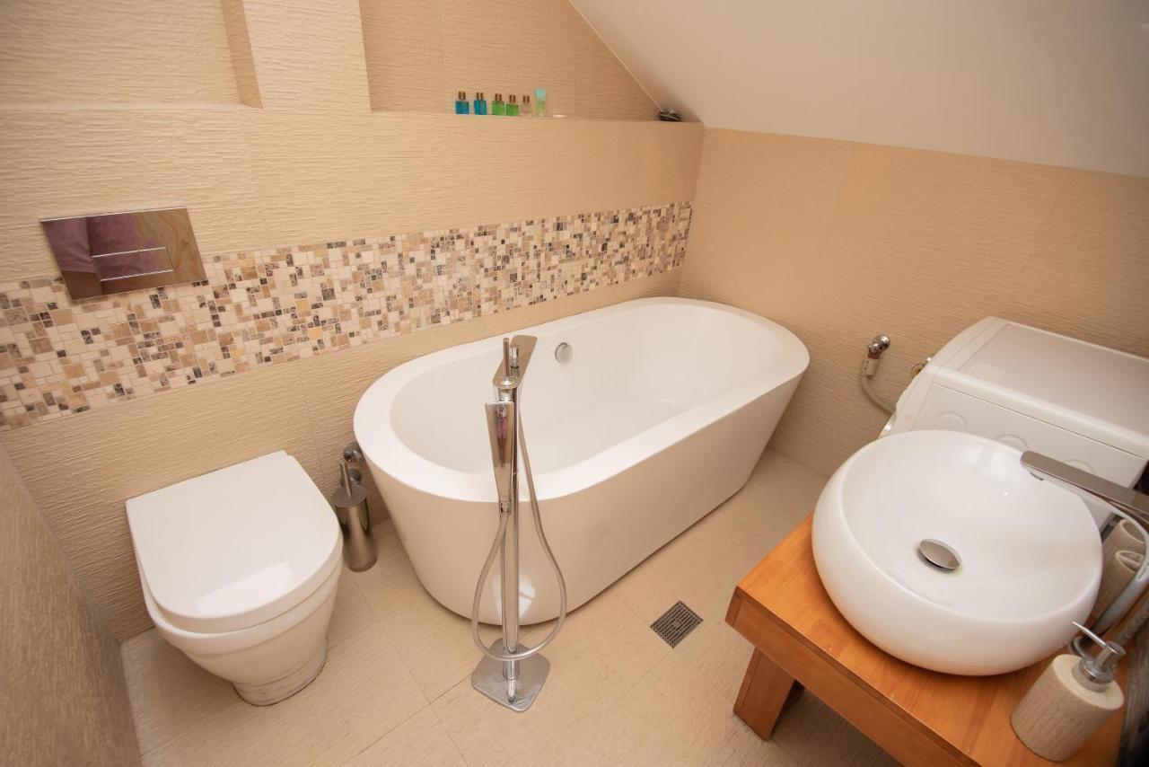 Luxury 4 Bedroom Apartment #1 In The City Center Of Tbilisi Eksteriør billede
