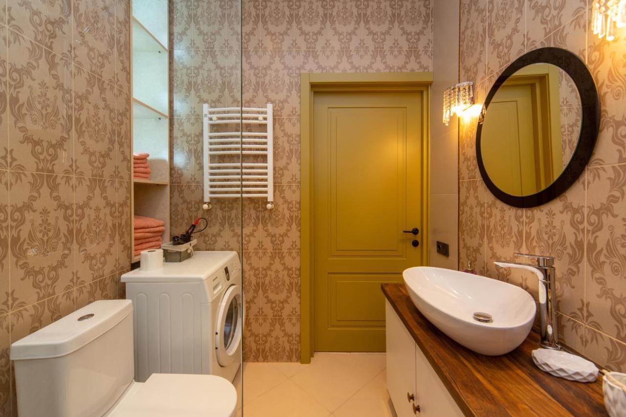 Luxury 4 Bedroom Apartment #1 In The City Center Of Tbilisi Eksteriør billede